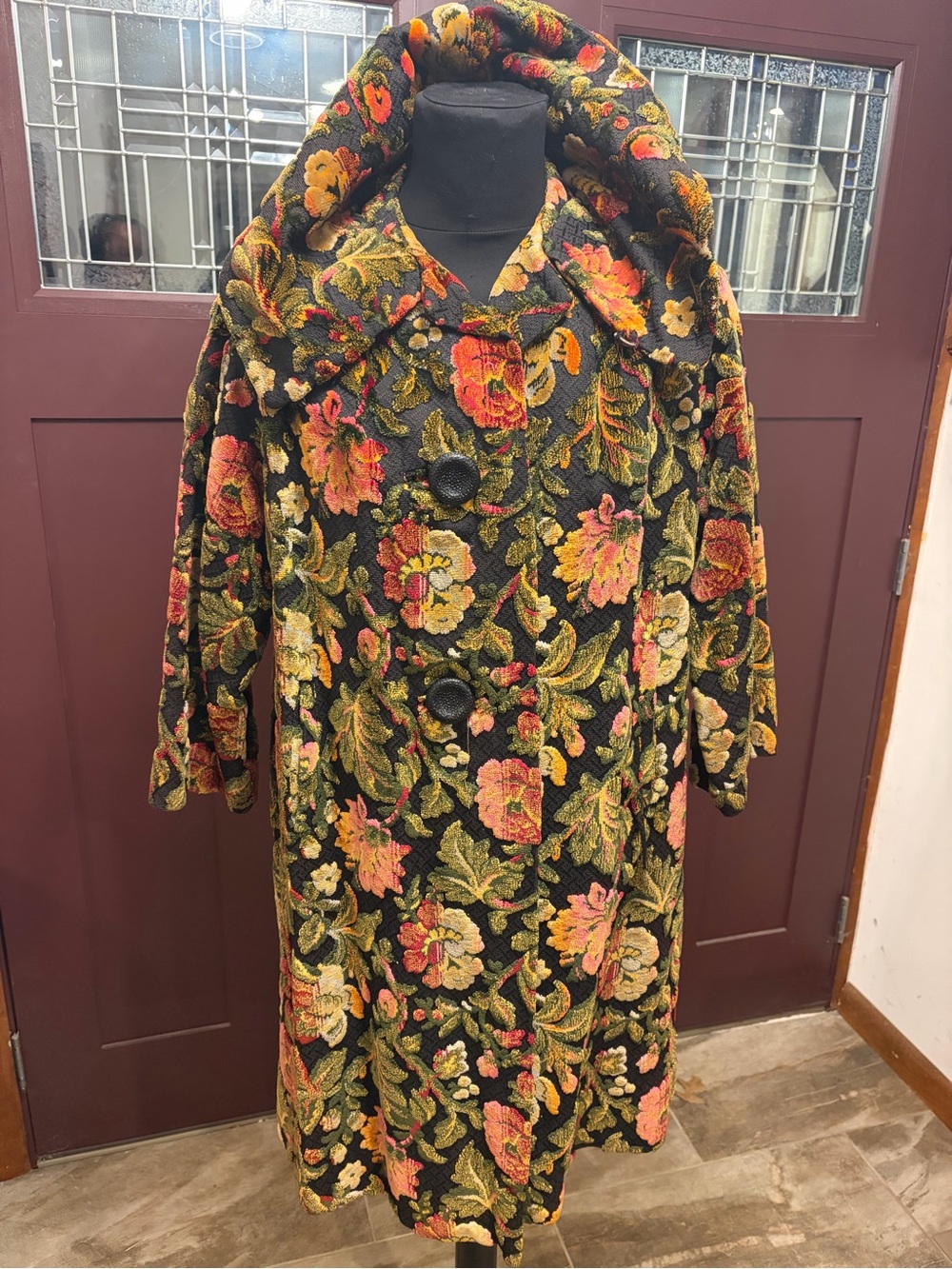 🧥Vintage Floral Tapestry Opera Coat!